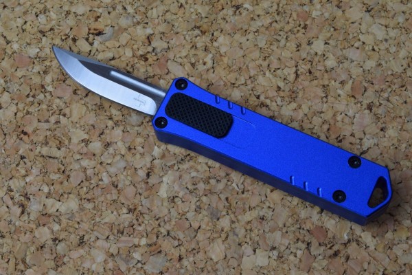 Böker Plus micro USB OTF blau