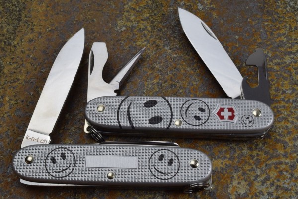 Victorinox Alox Pioneer Smiley silver